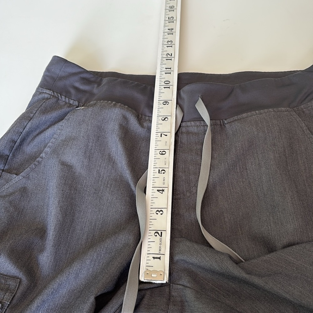 Figs Set of 2 Zamora Jogger Scrub Pants Grey #1670 6 Pockets Yoga Waist Size M - Picture 8 of 12